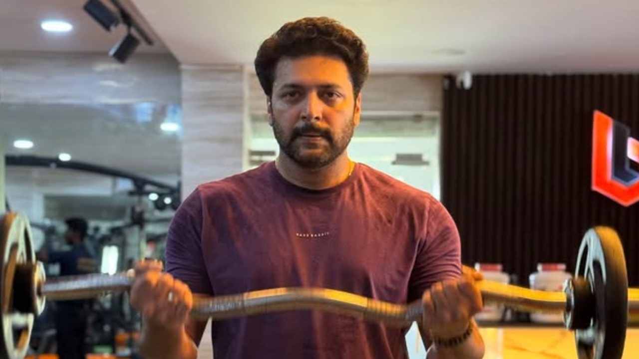 Netizens react as Ravi Mohan flexes muscles at the gym amid divorce battle with Aarti Ravi (PC: Ravi Mohan IG) Netizens react as Ravi Mohan flexes muscles at the gym amid divorce battle with Aarti Ravi