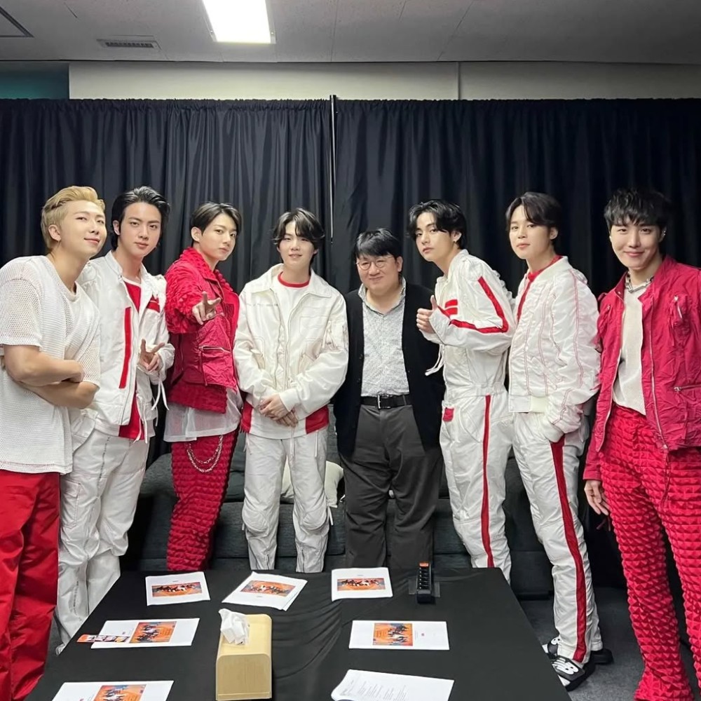 HYBE reacts to sudden raid amid risk of Bang Si Hyuk's arrest in 400 billion KRW stock fraud case, will BTS get impacted?