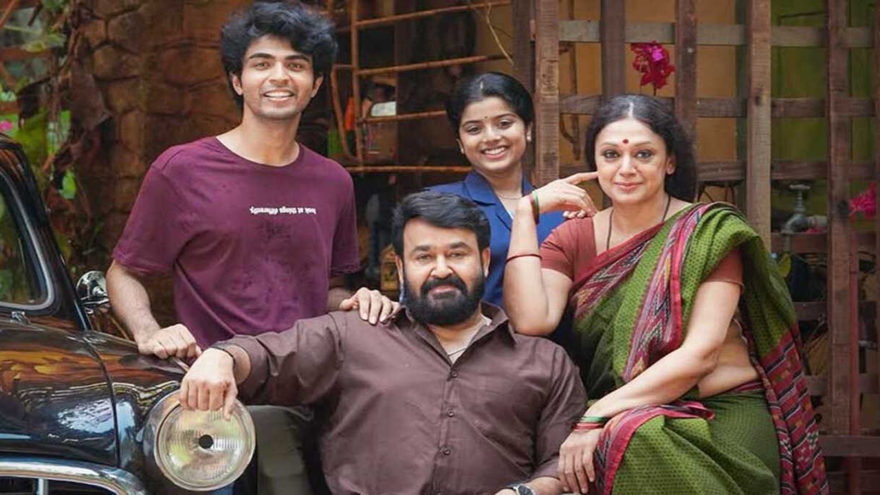 Picture Courtesy: Rejaputhra Visual Media Mohanlal, Shobana, Farhaan Faasil, Aarsha Chandini Baiju
