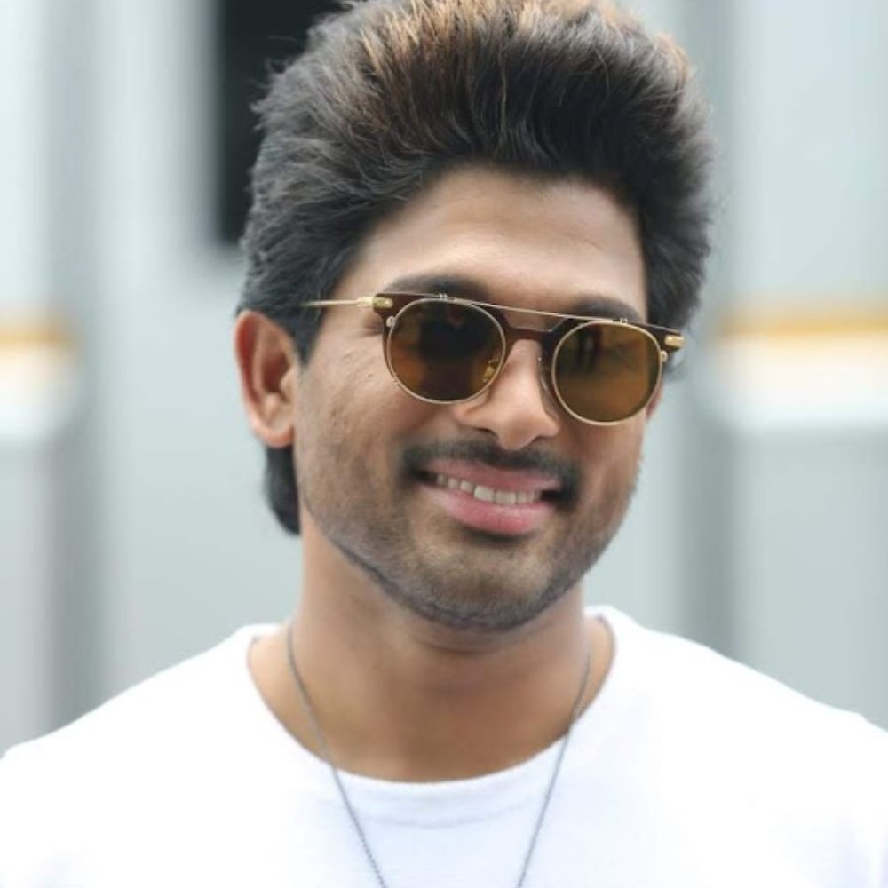 Watch: Allu Arjun sports cool look as he reaches airport in his car worth Rs 4.55 crores
