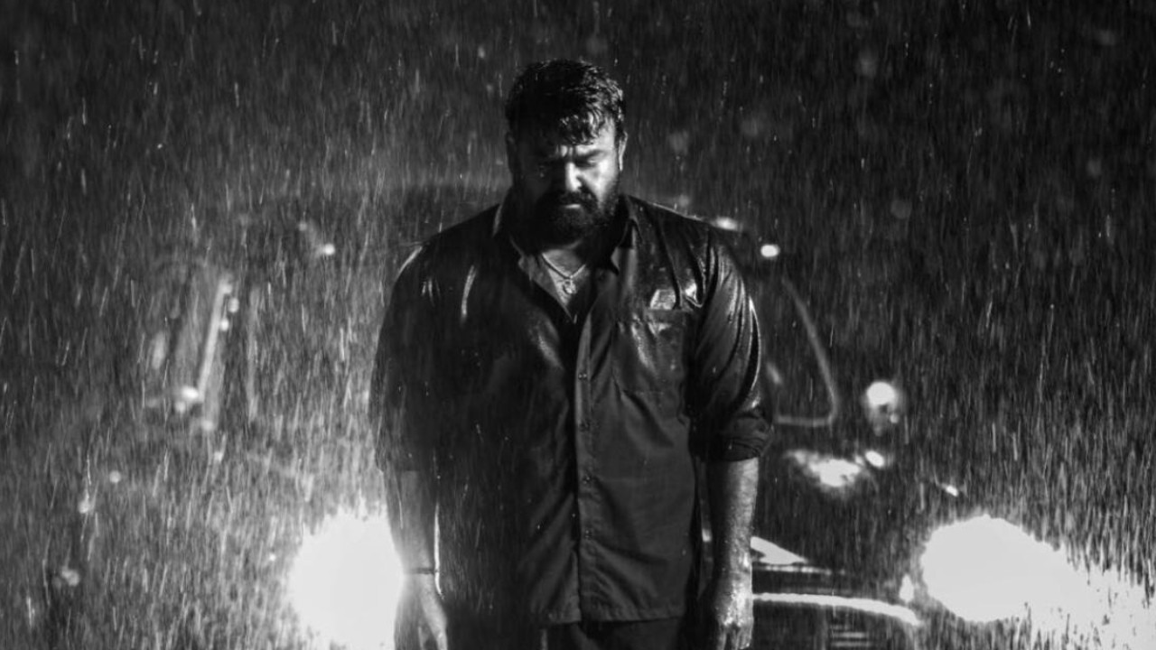 Credits: Rejaputhra Visual Media Mohanlal, Shobana