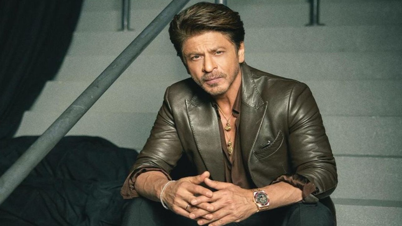 Picture Courtesy: Shah Rukh Khan Instagram Shah Rukh Khan is once again on DDLJ sets but there’s a twist; find out