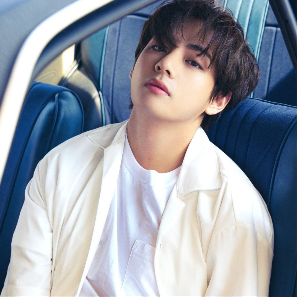 Fact Check: Did BTS’ V and Park Hyung Sik really have dinner with Eva Chow? Here's what we know about viral selfie
