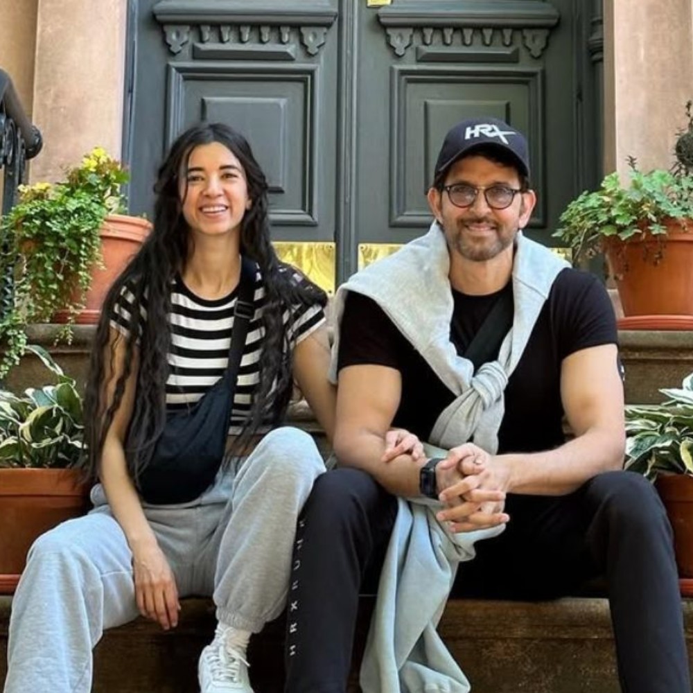 Nothing to see here, just Boyfriend Hrithik Roshan’s love-filled PDA for girlfriend Saba Azad on her latest picture