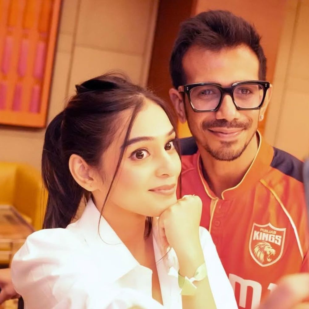RJ Mahvash takes Virat Kohli's route as she steps out to meet rumored boyfriend Yuzvendra Chahal: WATCH viral video 