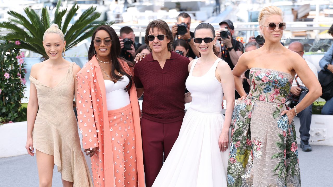 Tom Cruise with Mission: Impossible cast (via Getty Images)