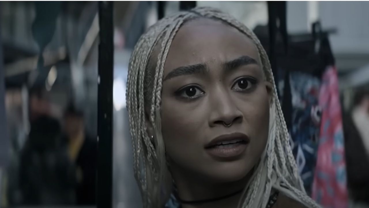 Marienne Bellamy (via YouTube/Netflix)