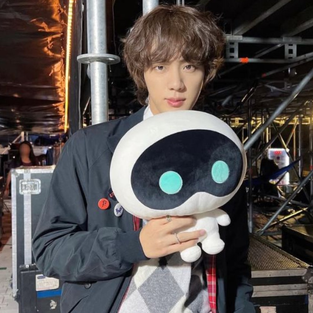Why did BTS' Jin gift new Wootteo plushie to Coldplay at their South Korean concert? Singer says 'it must've gone through a lot'