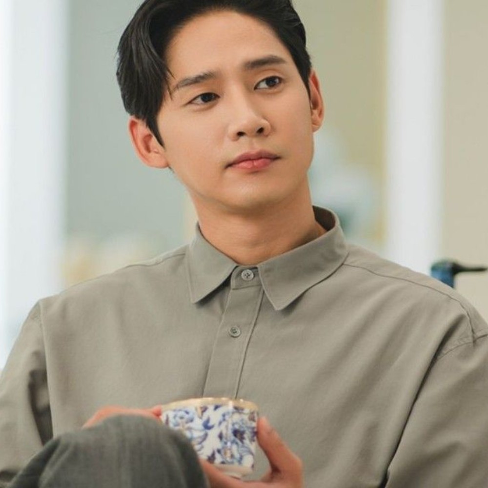 Park Sung Hoon overcomes Squid Game controversy; appears for new drama script read with Han Ji Min after dropping out from The Tyrant's Chef
