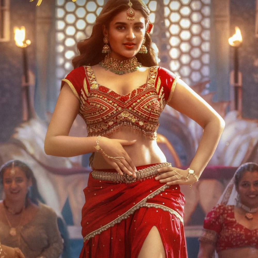Taara Taara song from Hari Hara Veera Mallu OUT: Niddhi Agerwal flaunts hot moves in regal avatar alongside Pawan Kalyan 