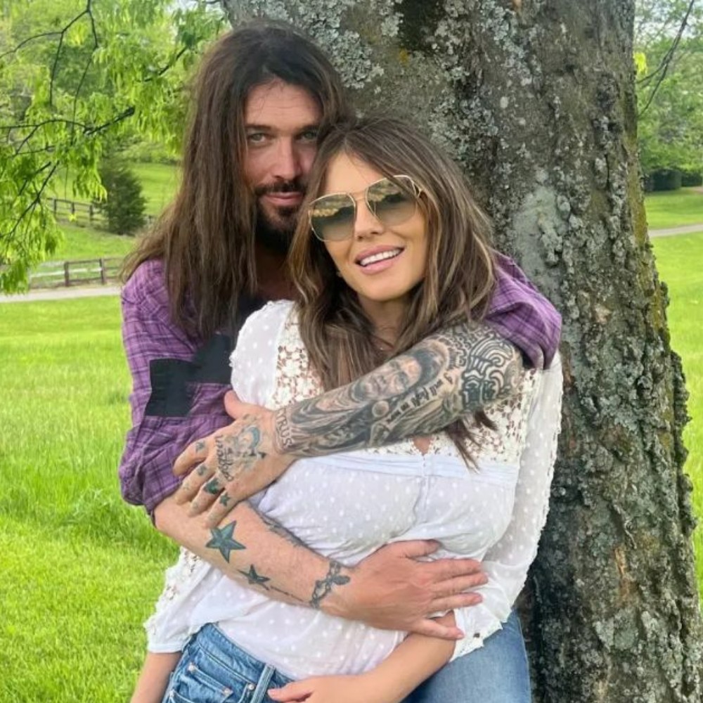 Billy Ray Cyrus and Elizabeth Hurley Share Passionate Kiss as They Enjoy Intimate Date in Nature; PIC