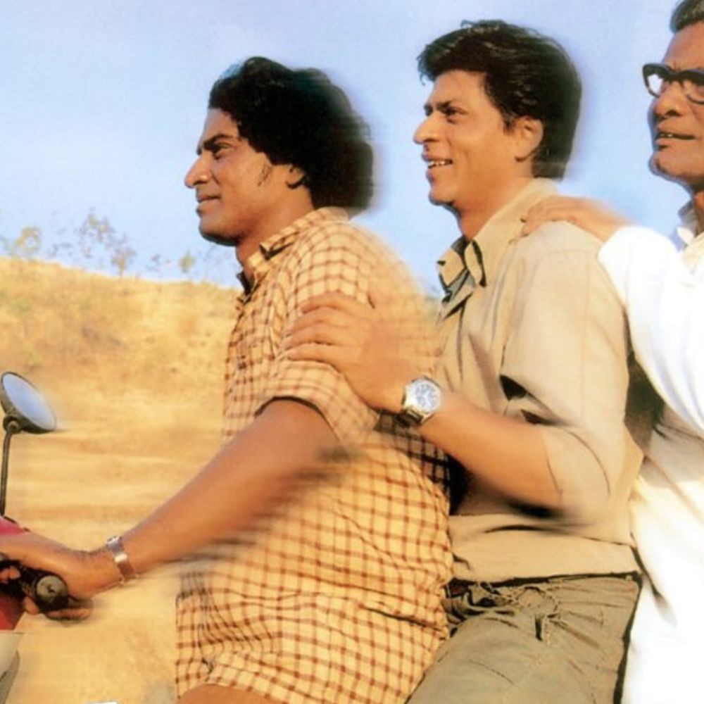 Shah Rukh Khan fell from bike during Swades shoot with co-star Daya Shankar Pandey but what superstar did next proves he's a true gentleman