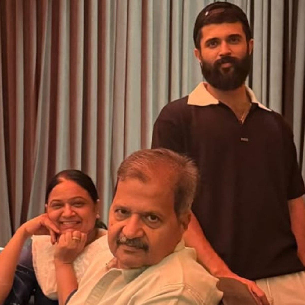Vijay Deverakonda shares WhatsApp screenshot of his mom’s chat requesting to go out on dinner
