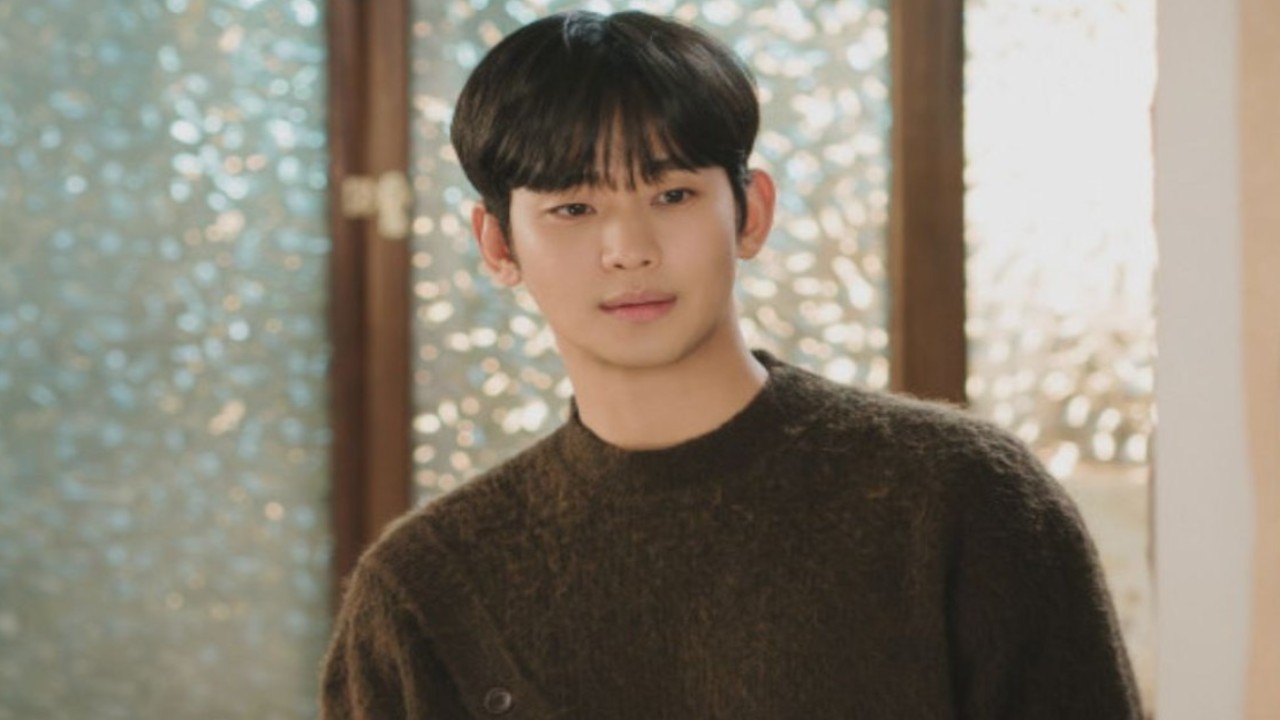 Kim Soo Hyun: courtesy of GOLDMEDALIST Kim Soo Hyun: courtesy of GOLDMEDALIST
