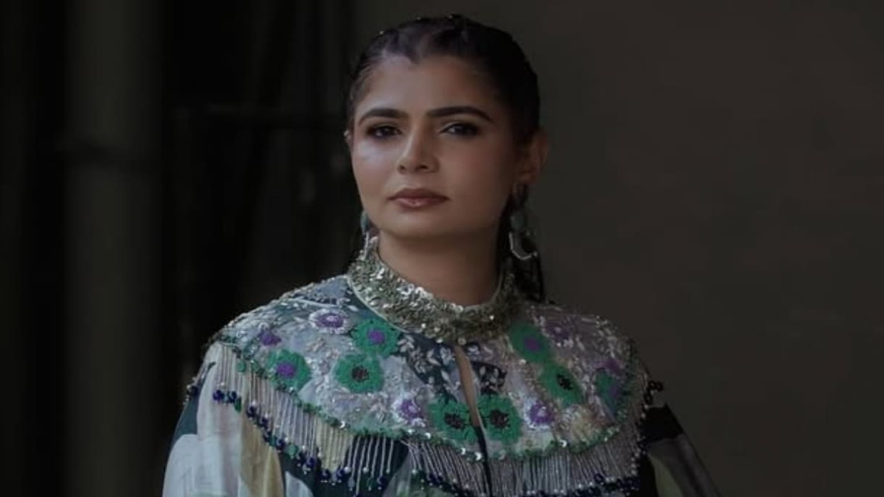 Meet singer, the voice behind iconic Tere Bina song from Guru, was banned and is going viral again for Thug Life's Muththa Mazhai (PC: Chinmayi Sripada on IG) Chinmayi Sripada on IG