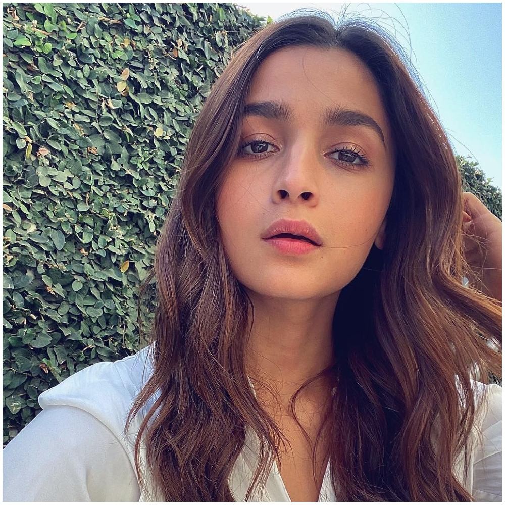Here’s how Alia Bhatt is bonding with sister Shaheen Bhatt’s beau Ishaan Mehra on ‘gloomy Monday’: see PIC