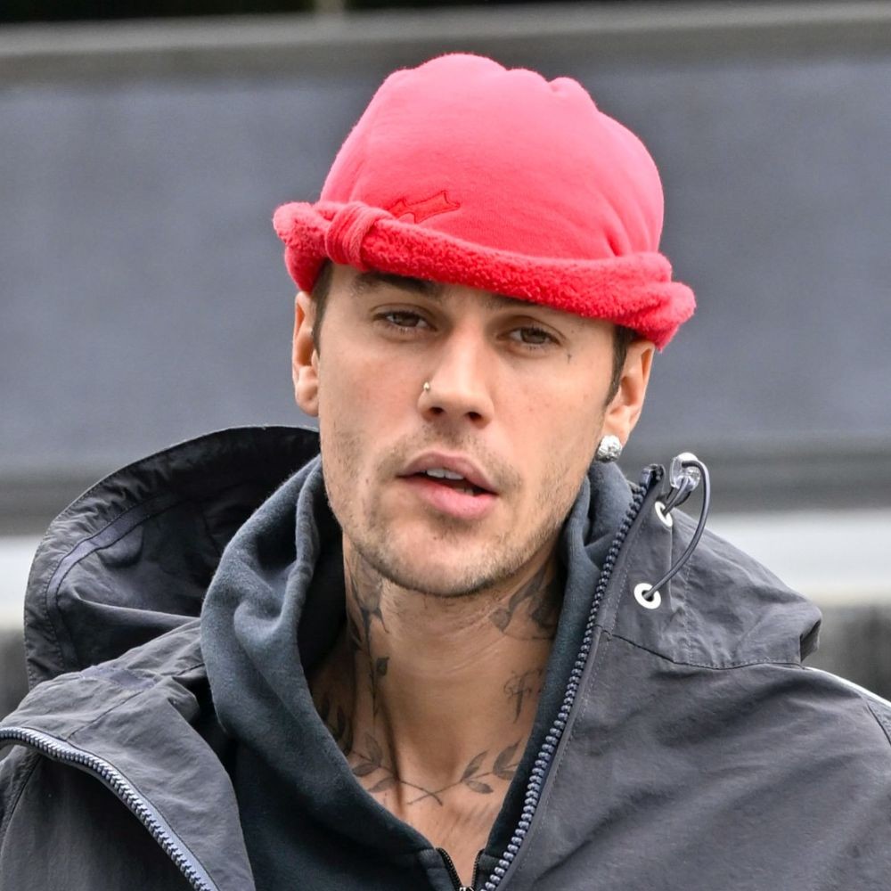Justin Bieber Goes on Rant About Royalty and Love, Confesses Having Desire to Please in Now-Deleted Update; Know More