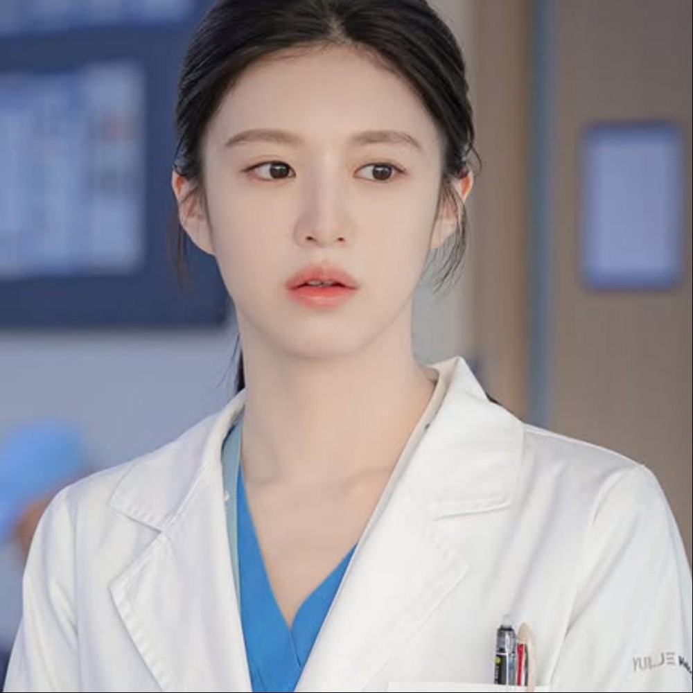 Go Yoon Jung breaks silence on Resident Playbook makeup controversy: ‘Felt jarring in surgery...’