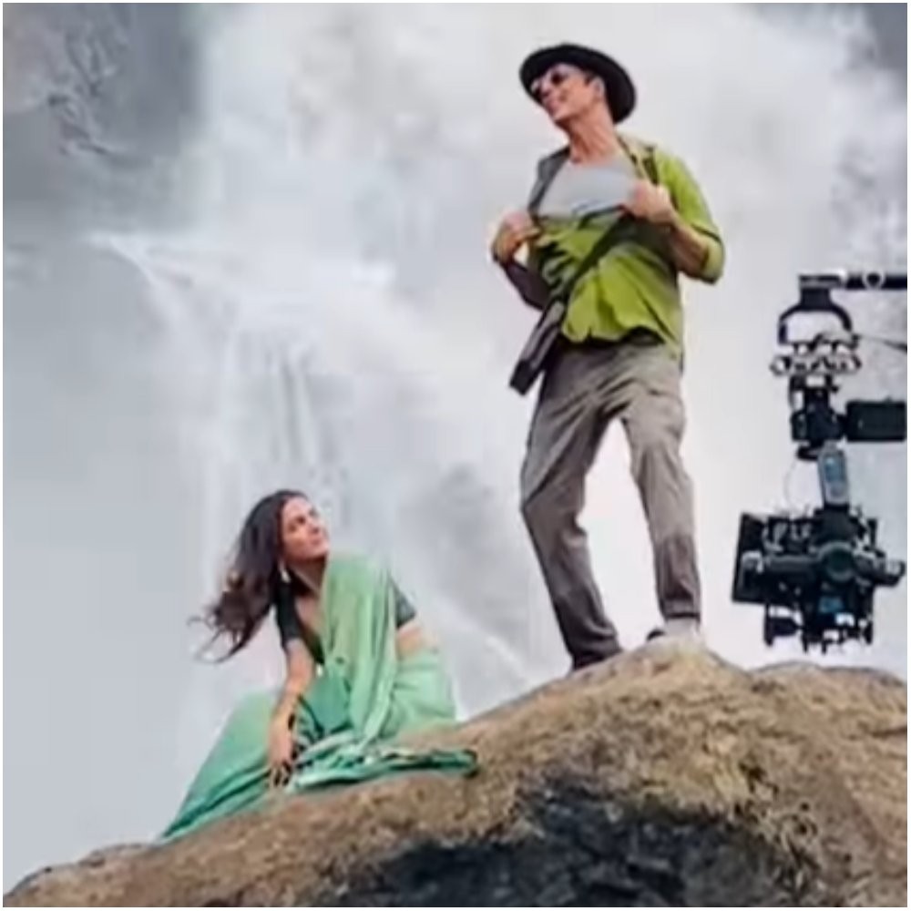 Bhooth Bangla: Forget the wrap-up, it's Akshay Kumar and Wamiqa Gabbi’s dance by the waterfall that has our excitement peaking; WATCH