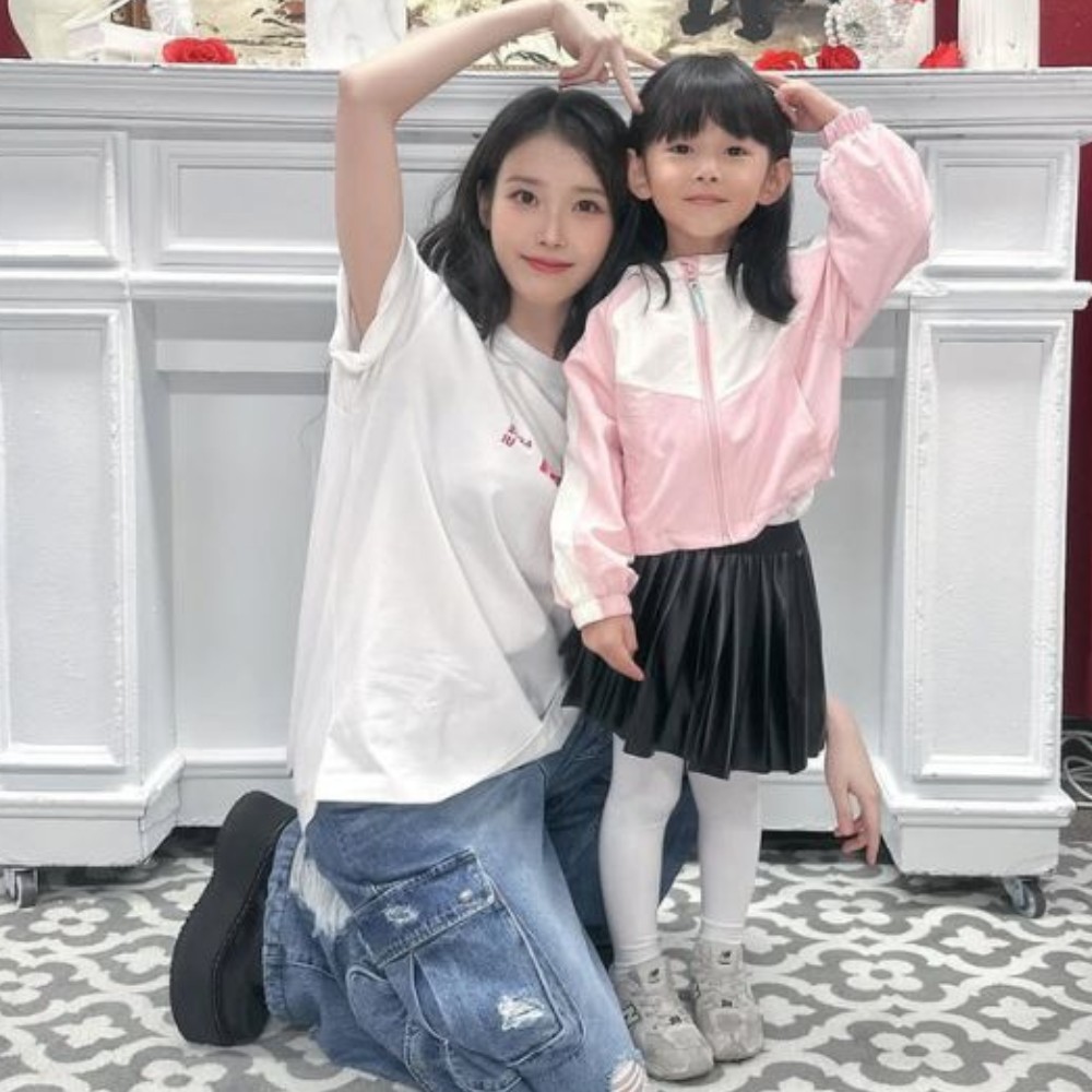 Baeksang Arts Awards 2025: IU's Aesun reunites with When Life Gives You Tangerines daughter at the 61st ceremony