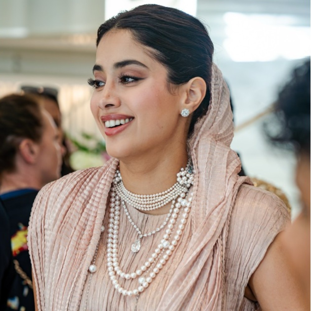 Cannes 2025: Janhvi Kapoor’s glamorous look for film festival debut has Kareena Kapoor, Sonam Kapoor, Khushi Kapoor’s stamp of approval