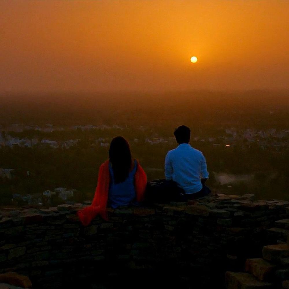 Why do Mumbai sunsets hit differently and look as dreamy as YJHD's iconic scene with Deepika, Ranbir Kapoor?
