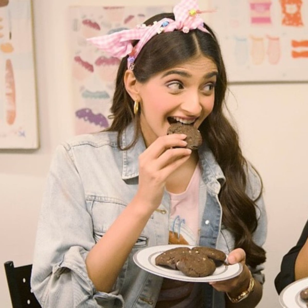 Everything Sonam Kapoor eats in a day: From collagen coffee and fancy Italian pasta to bedtime soup 