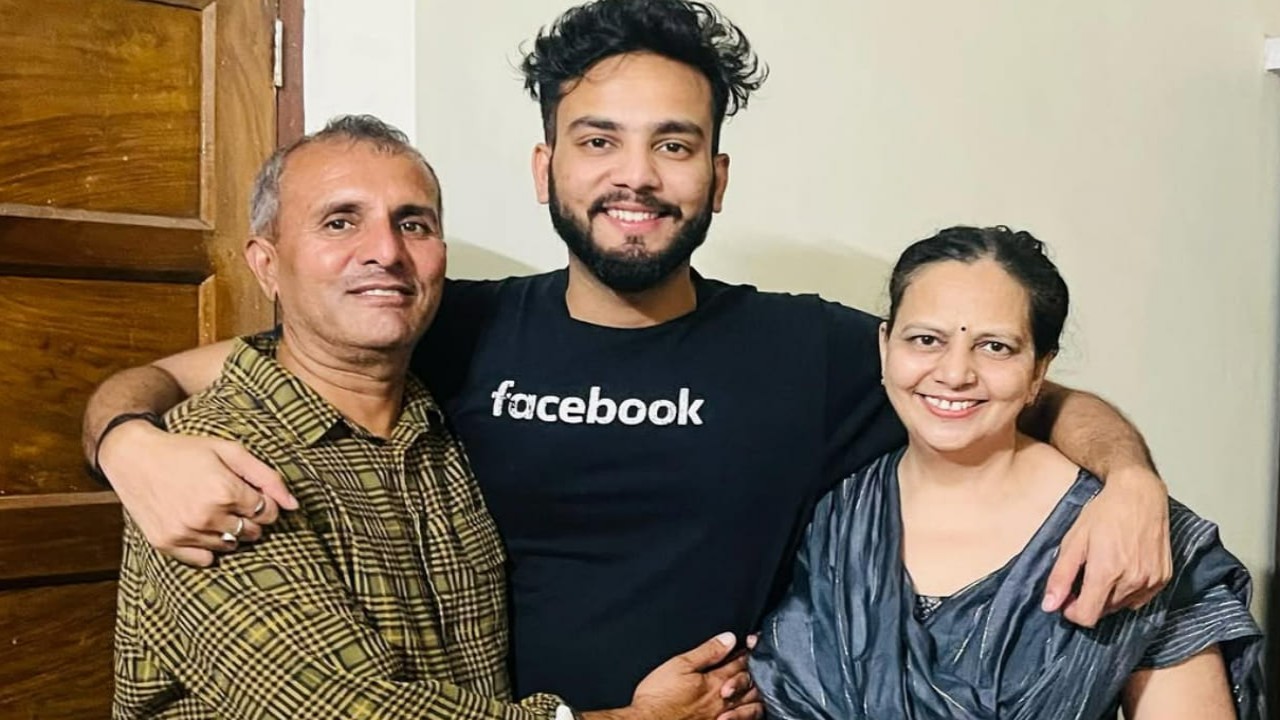 Elvish Yadav's mother shares her ideal daughter-in-law expectations; watch Laughter Che... Elvish Yadav's mother shares her ideal daughter-in-law expectations; watch Laughter Che...