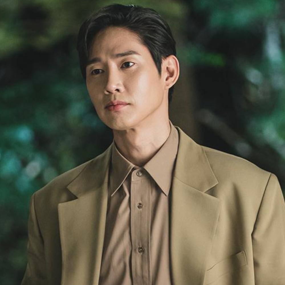 Park Sung Hoon confirmed to lead new rom-com with Han Ji Min after Squid Game controversy