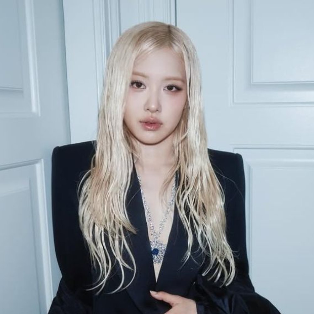 BLACKPINK's Rosé boasts sizzling chemistry with Lewis Hamilton at F1 race and Met Gala; fans want them to date already