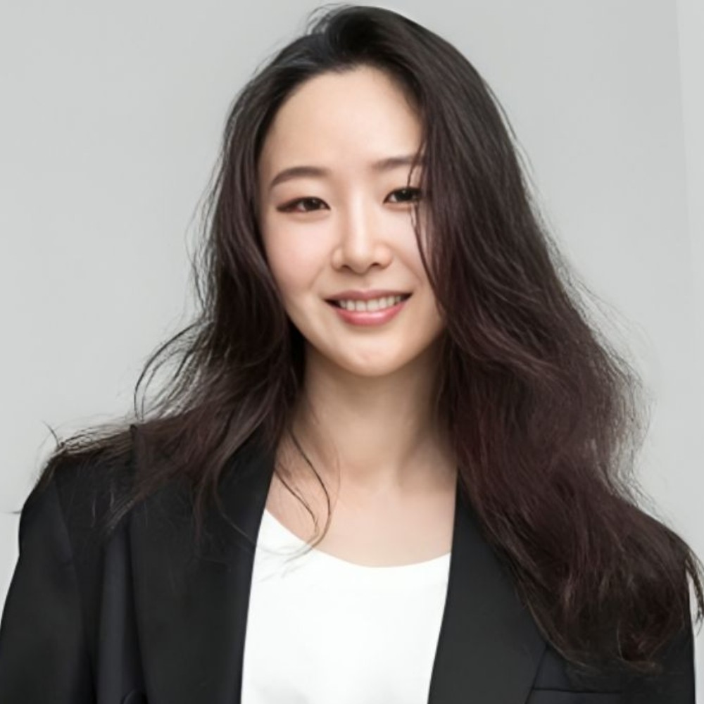 Min Hee Jin vs LE SSERAFIM's agency: June hearing gets scheduled for KakaoTalk messages' validity as evidence amid NewJeans row