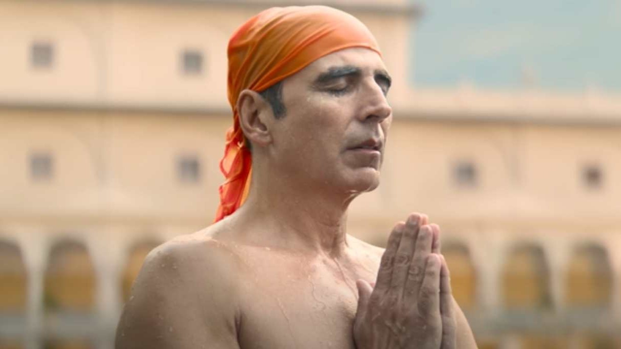 Picture courtesy: Zee Music Company/YouTube Kesari 2 Box Office Early Estimates Day 29: Akshay Kumar's movie targets Rs 40 lakh on fifth Friday