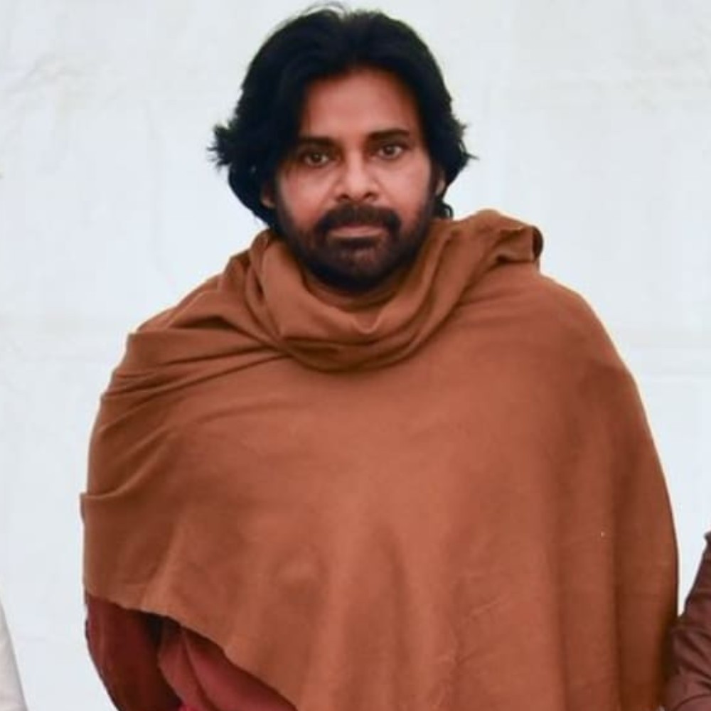 Following delays, Pawan Kalyan finally wraps up the shoot for Hari Hara Veera Mallu; see PIC