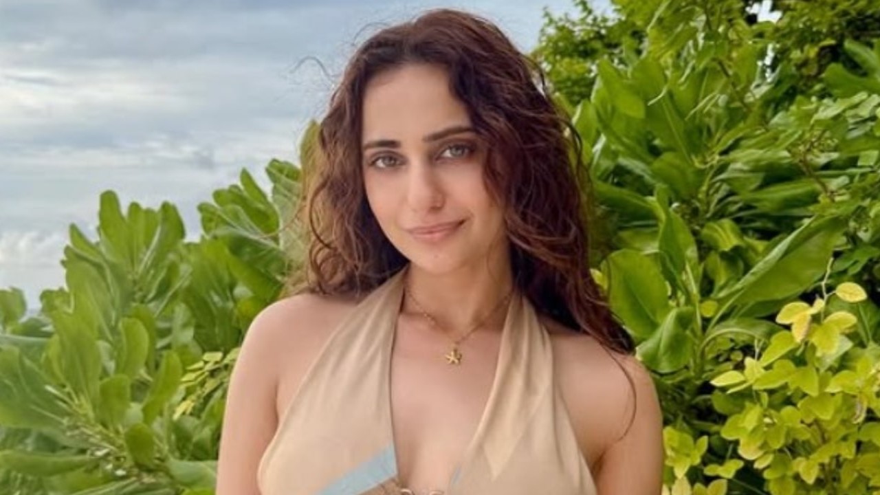 PC: Kusha Kapila on Instagram Did you receive 'inappropriate messages' from Kusha Kapila's Facebook account? Influencer-actress sends an alert to her fans