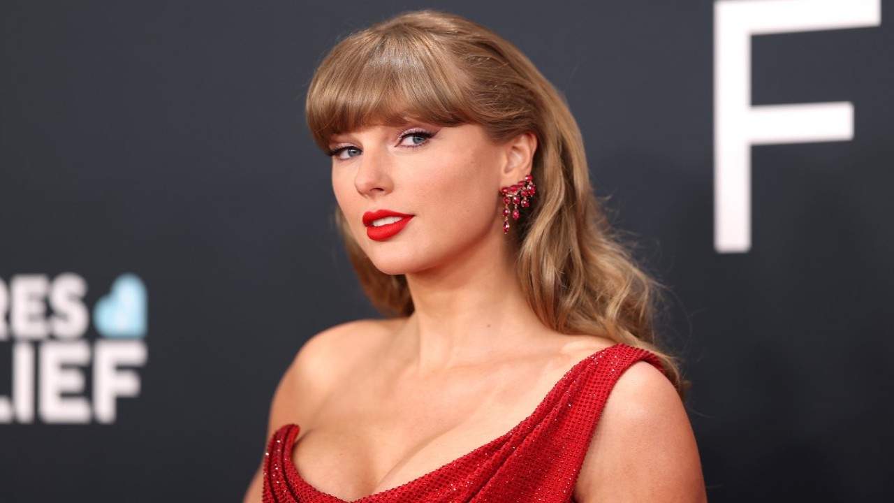 Picture Courtesy: Getty Images Inside Taylor Swift's skincare and makeup essentials