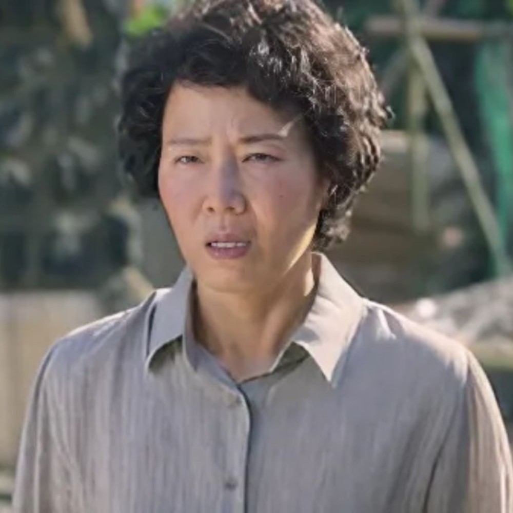 Did you know Park Bo Gum’s mother from When Life Gives You Tangerines gave up all assets? Actress Oh Min Ae reveals why