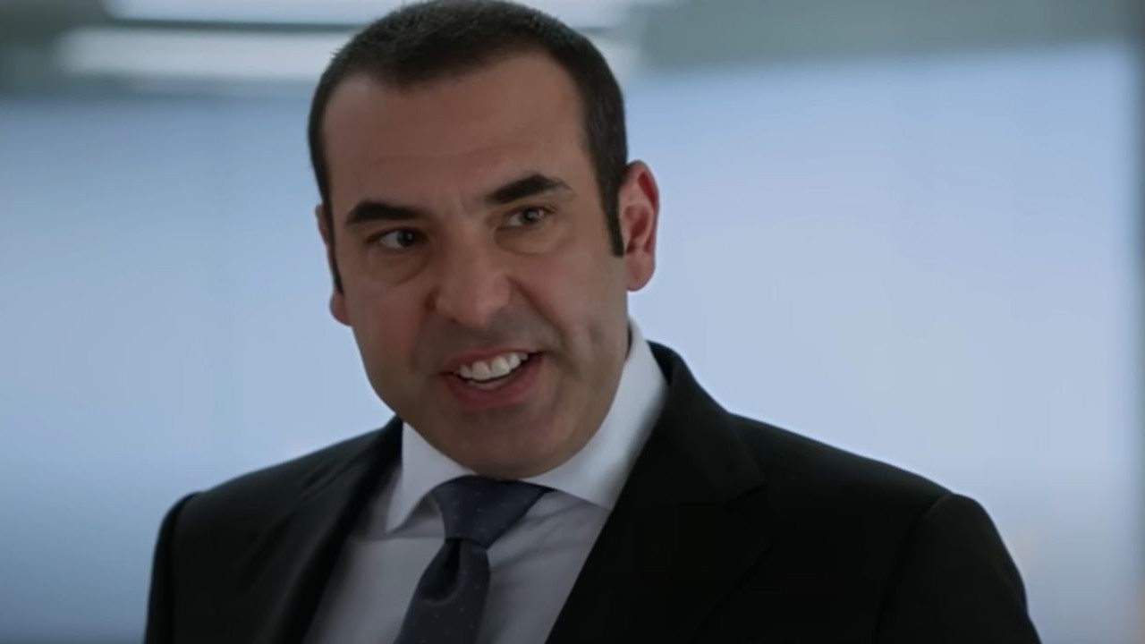 Rick Hoffman in Suits (via YouTube) (Image Courtesy: YouTube)