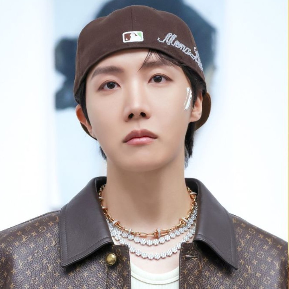 Will BTS' J-Hope end Rihanna’s music drought? Singer shares dream collabs after success with Miguel, J. Cole, and more