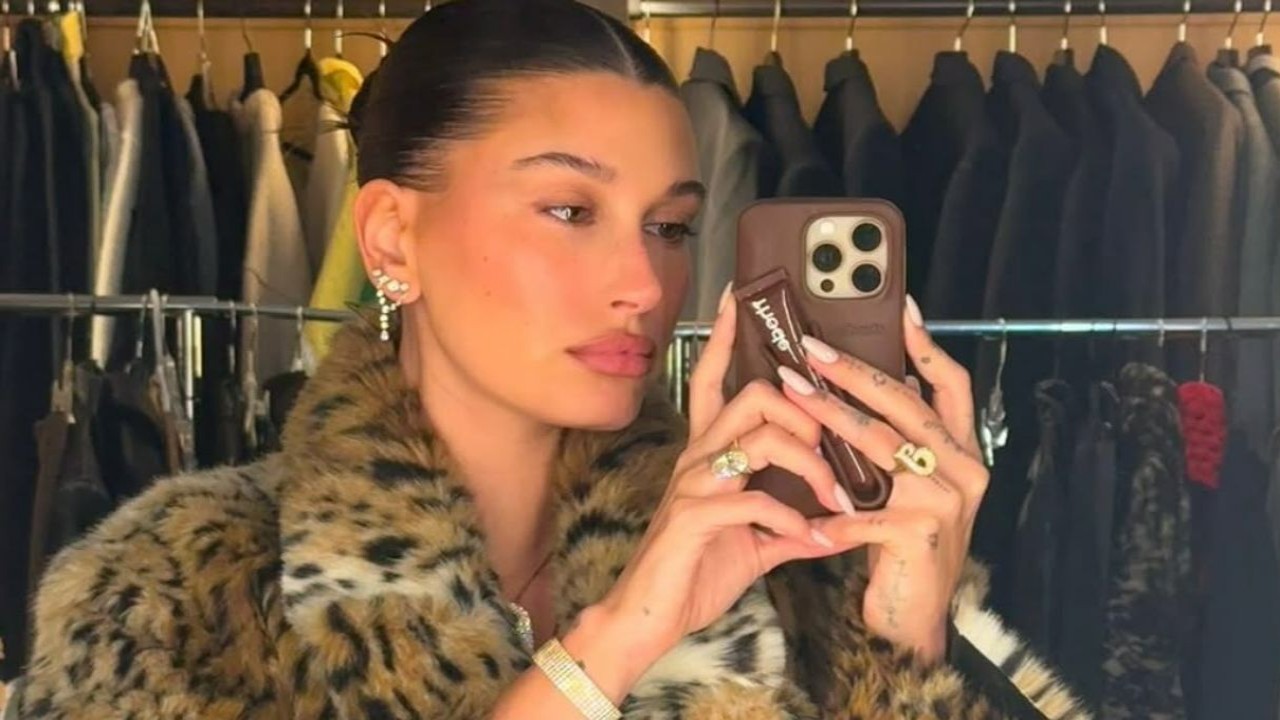 Hailey Bieber (Instagram) Hailey Bieber