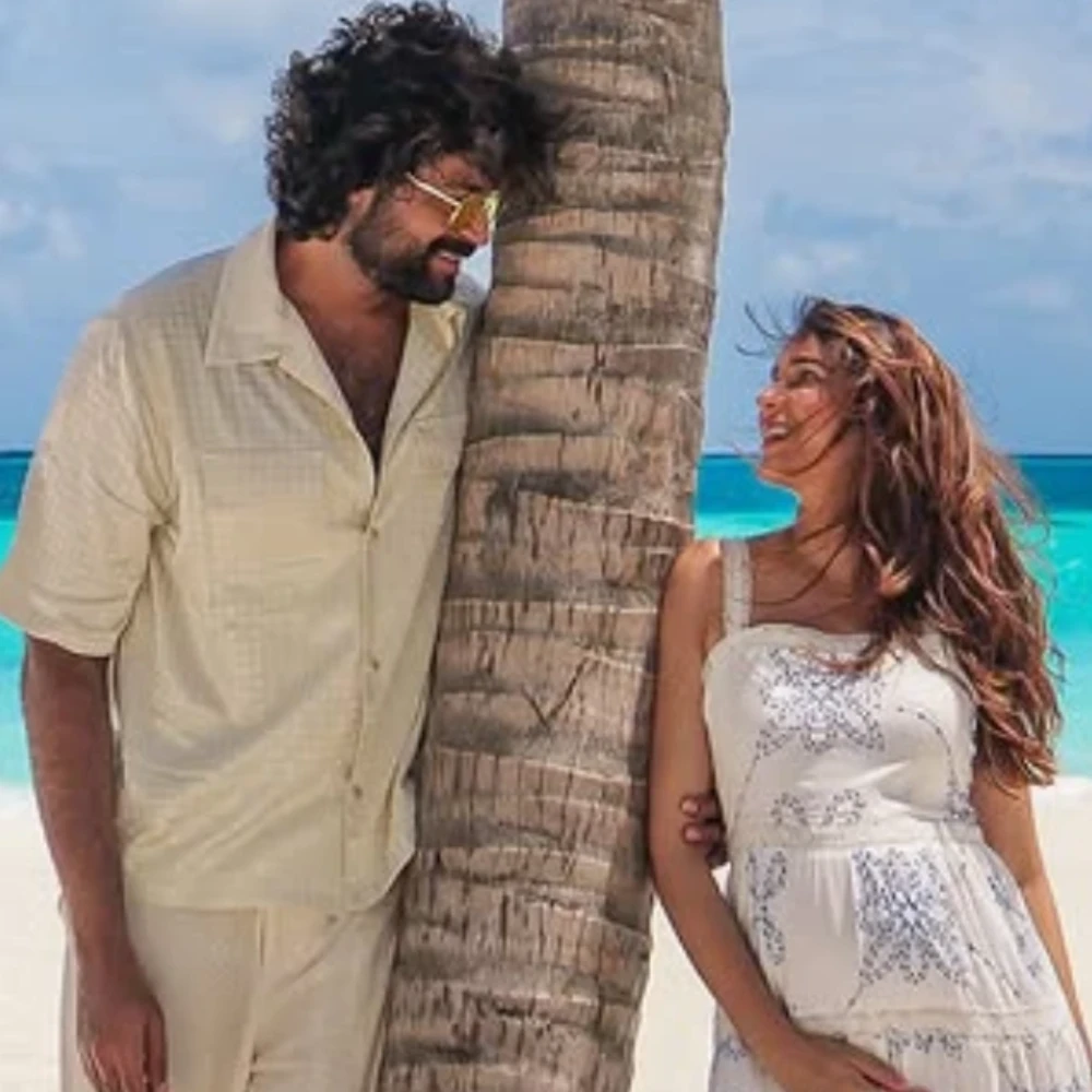 Candlelight dinner to sea gazing, parents-to-be Varun Tej and Lavanya Tripathi enjoy babymoon in the most romantic way-- WATCH