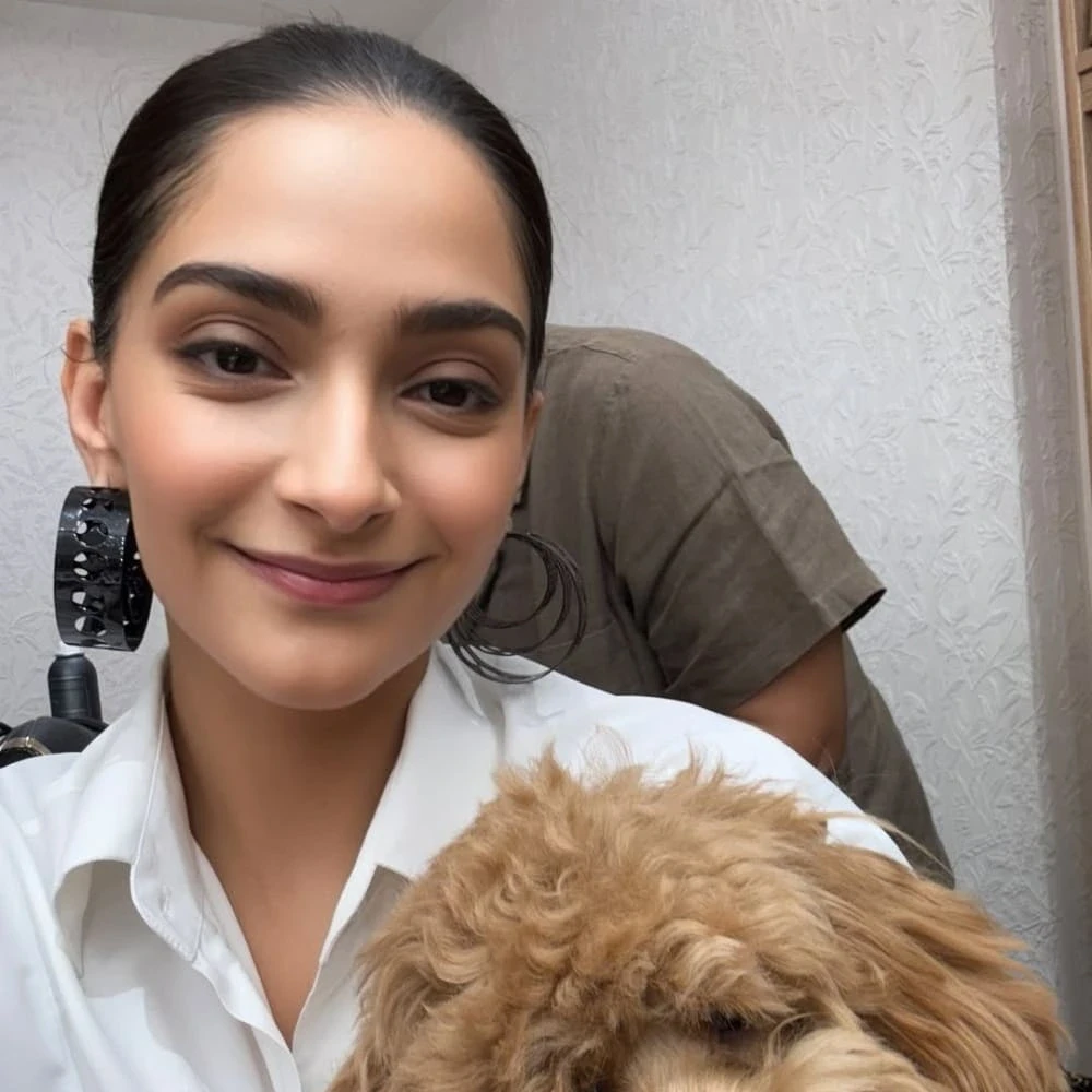 Sonam Kapoor Ahuja's everyday diet breakfast: Day starts with Almonds, toasted brown br... Sonam Kapoor Ahuja's everyday diet breakfast: Day starts with Almonds, toasted brown br...
