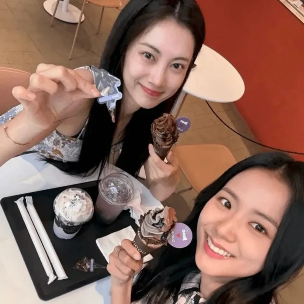 BLACKPINK’s Jisoo's friendship with Super Junior's Leeteuk’s stalker fan explored amid ex-GLAM Trinity's model comeback