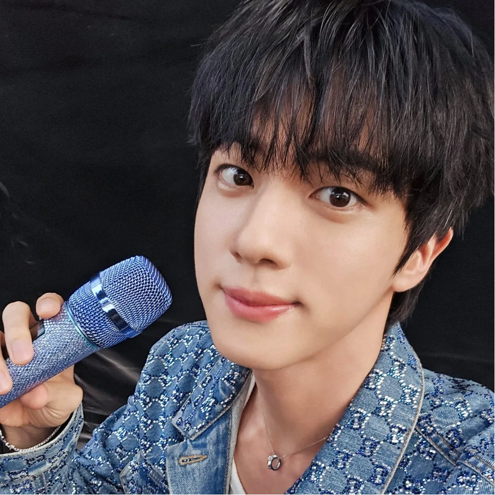 Jin RUNSEOKJIN_EP.TOUR Day 1 in Goyang: V, RM, J-Hope show support, BTS' parents attend, Choi Ye Na duet and more