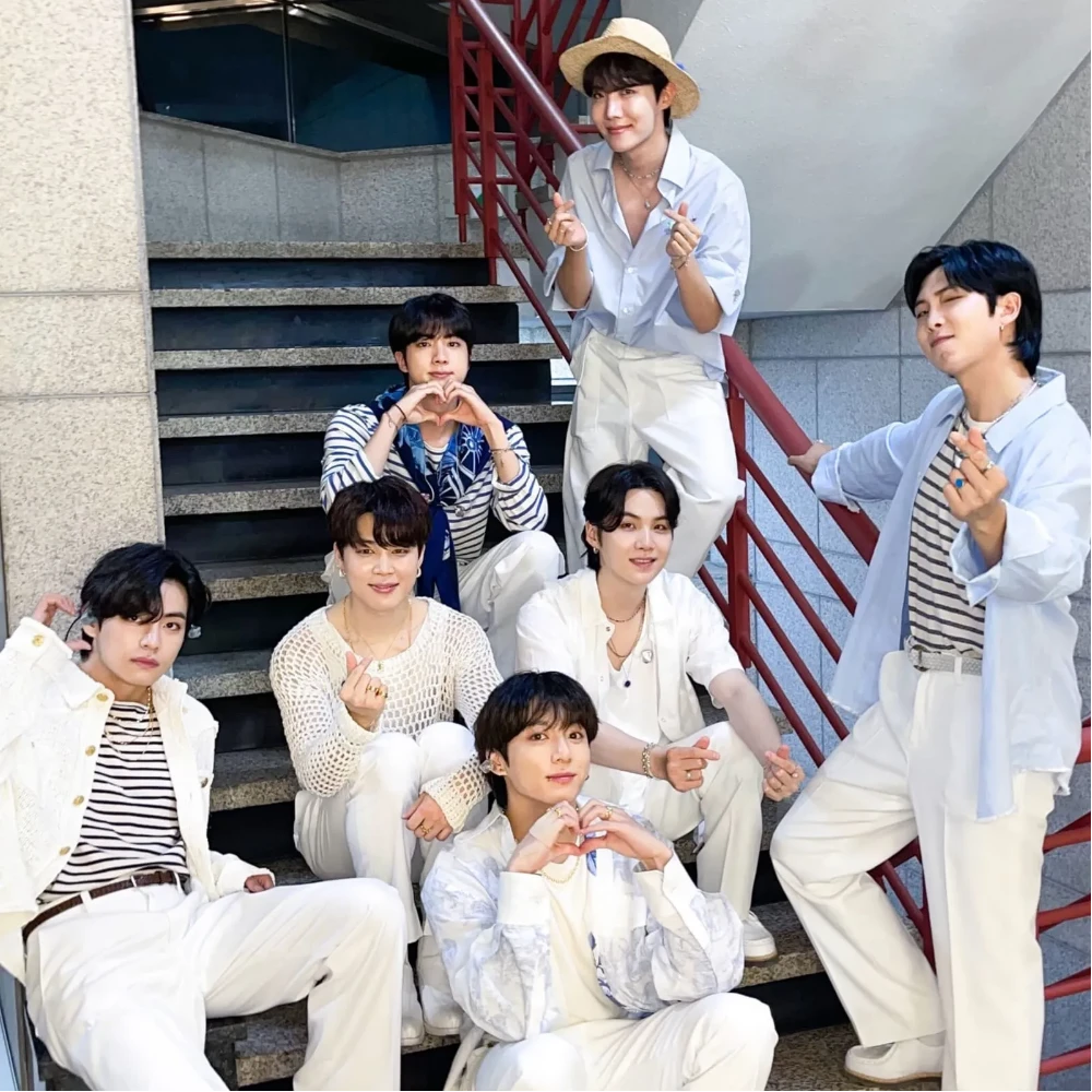 Weekly Top Korean News: BTS hints at 2026 comeback, THE BOYZ removes Ju Haknyeon, V and Jungkook prep for new projects, more
