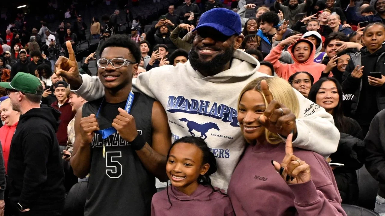 Bryce, LeBron, Zhuri & Savannah James (via Getty Images) Bryce, LeBron, Zhuri & Savannah James (via Getty Images)