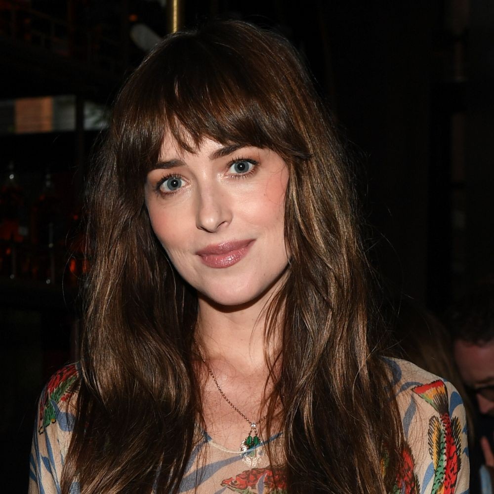 Dakota Johnson Fuels Split Rumors by Ditching Engagement Ring Amid Chris Martin Breakup Buzz