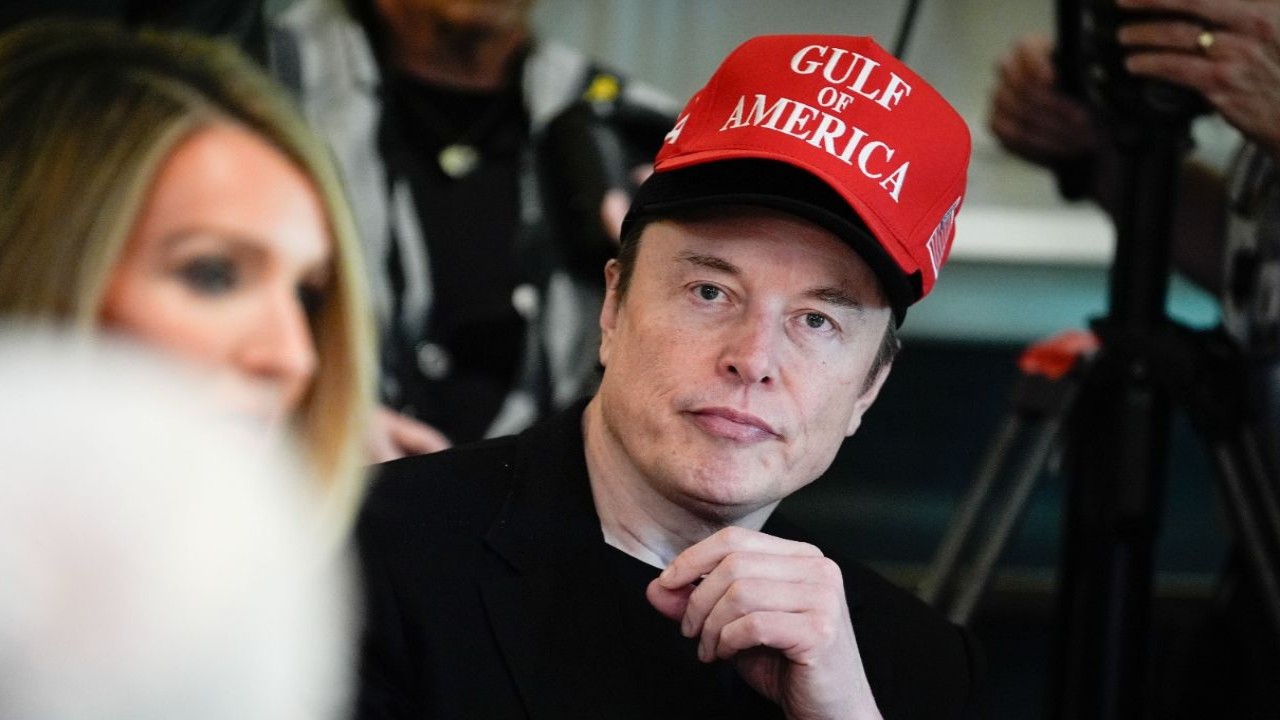 Picture Courtesy: Getty Images Billionaire Elon Musk's 13 kg Weigth Loss: Know the 3 Secrets of His Physical Transformation