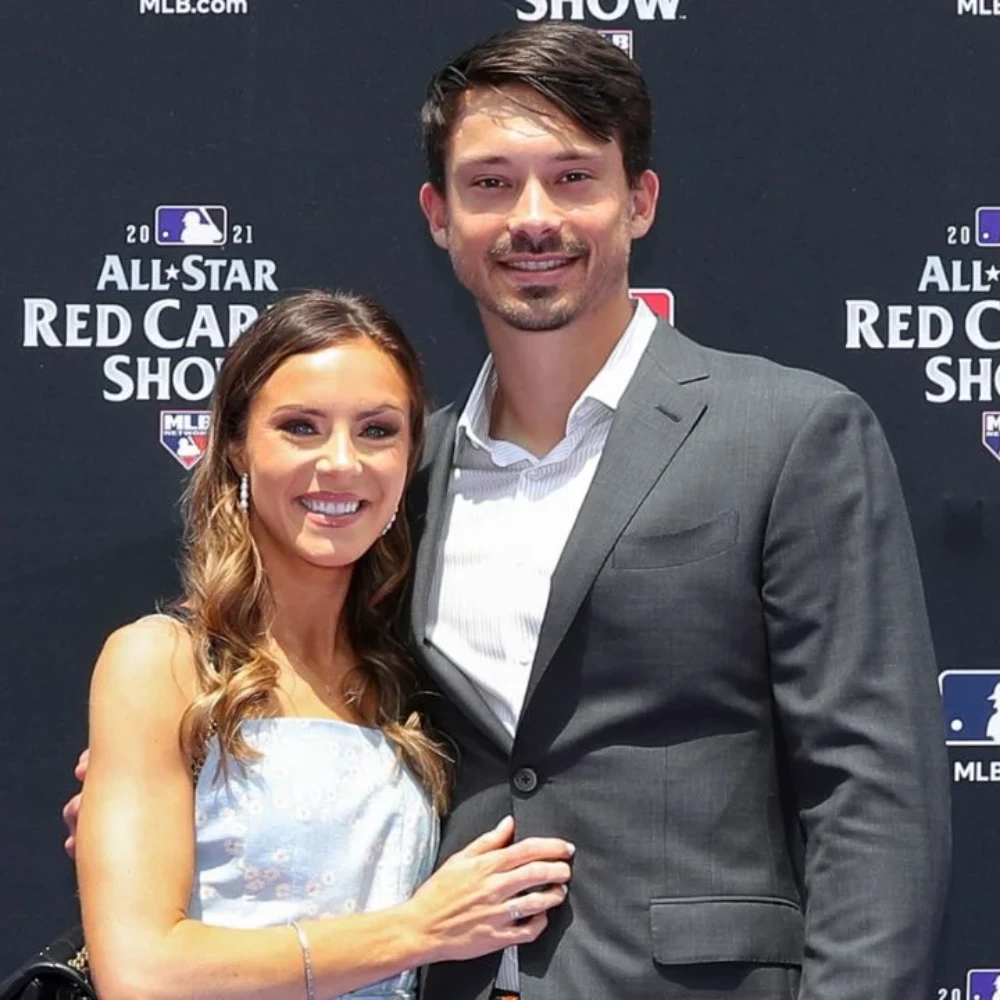 Pirates' Bryan Reynolds exits Tigers Game midway as wife Blair goes into labor with their 3rd child, gets REPLACED