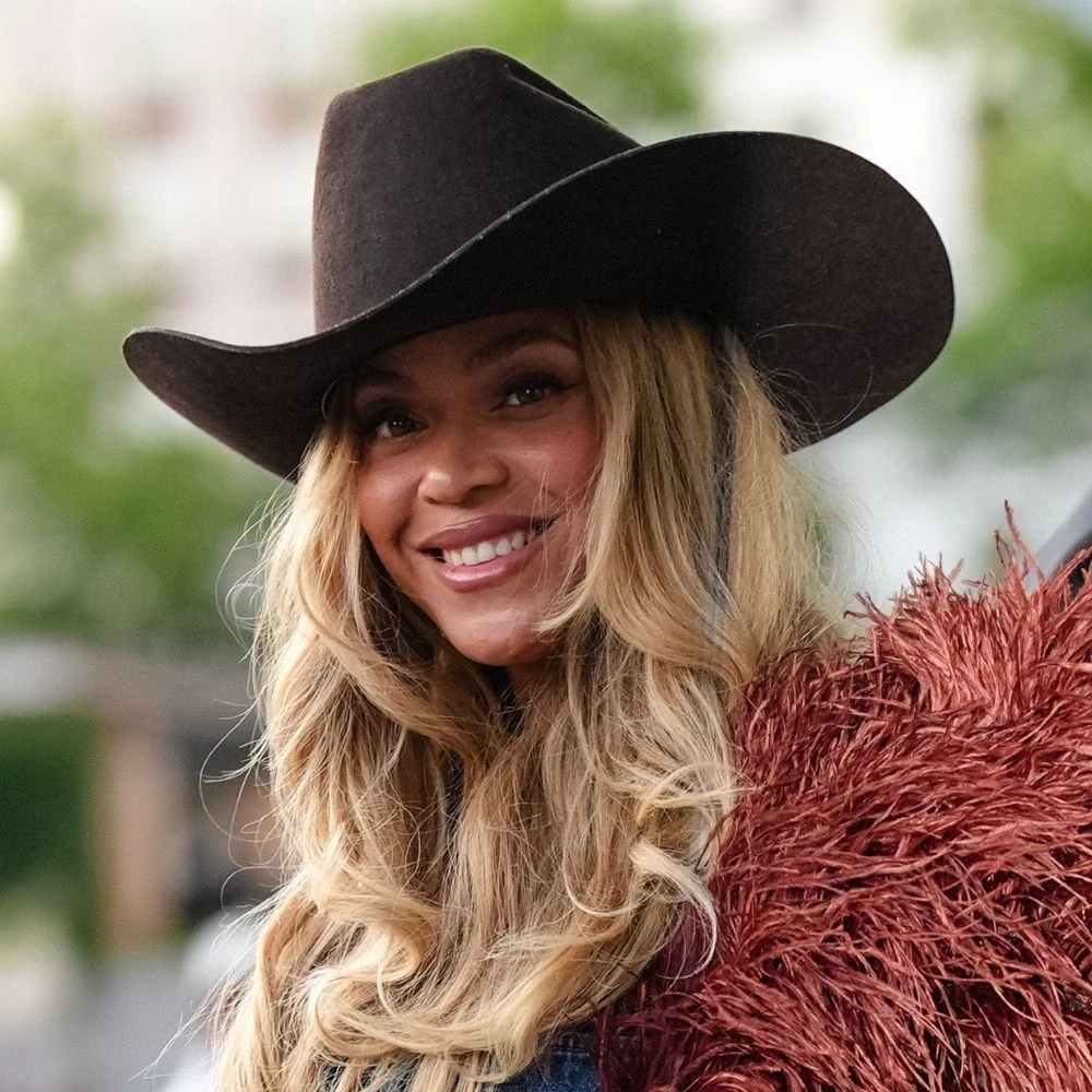 Beyoncé Handles Scary Stage Malfunction Mid-Air During Houston Cowboy Carter Show; Here's What Happened