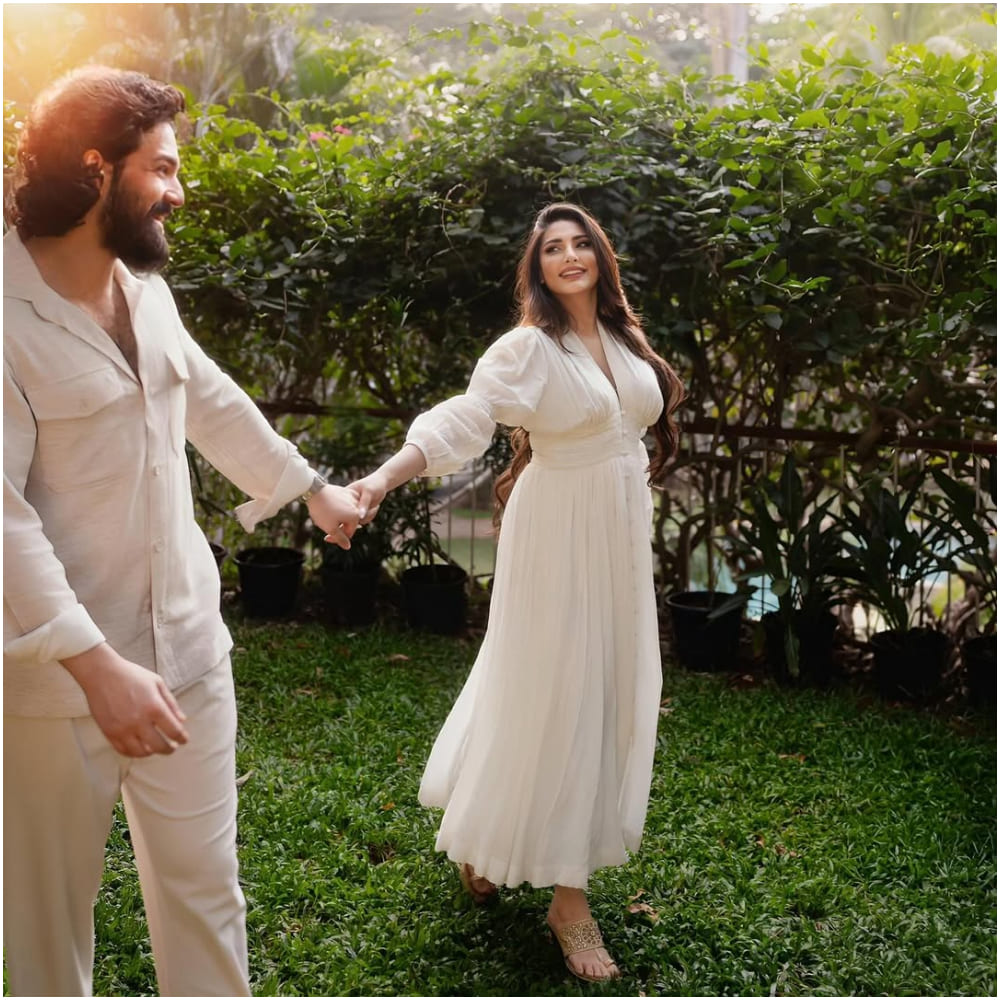 Akhil Akkineni and Zainab Ravdjee photos